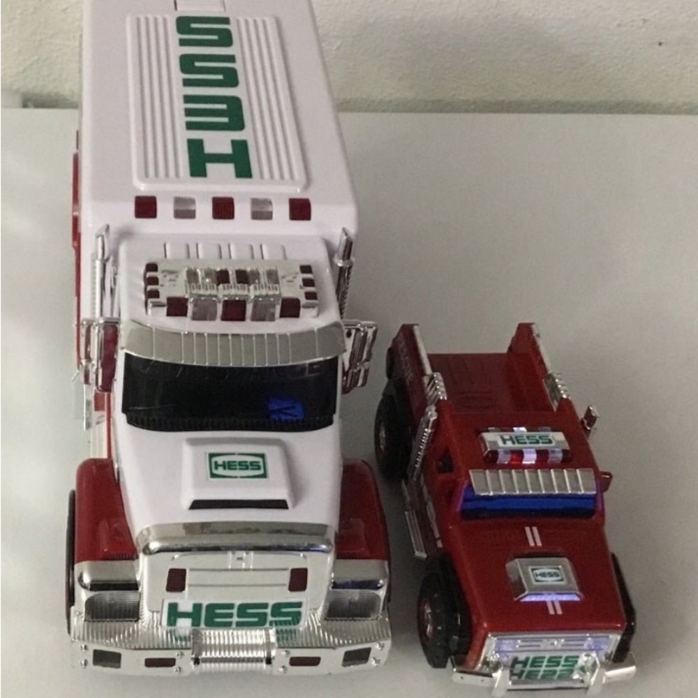 Hess Truck Ambulance and Rescue Collectible With Sirens And Flashing Lights